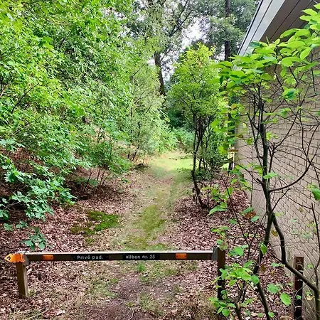 Sluwe Vos: Ontspannen In Het Bos! בית נופש